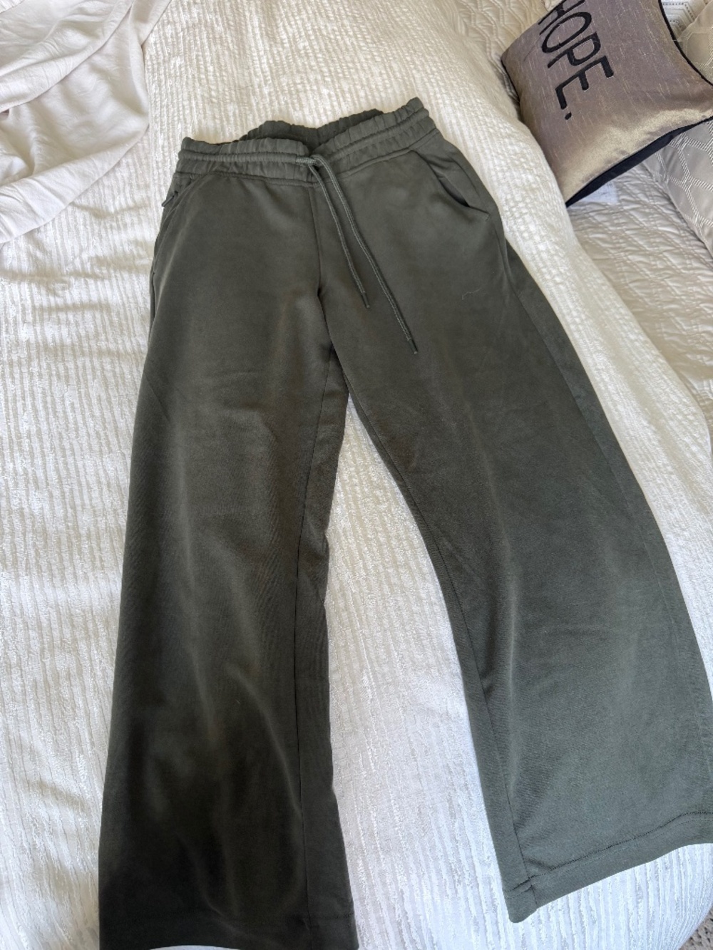Athleta Olive Green Wide-Leg Lounge Pants – XS